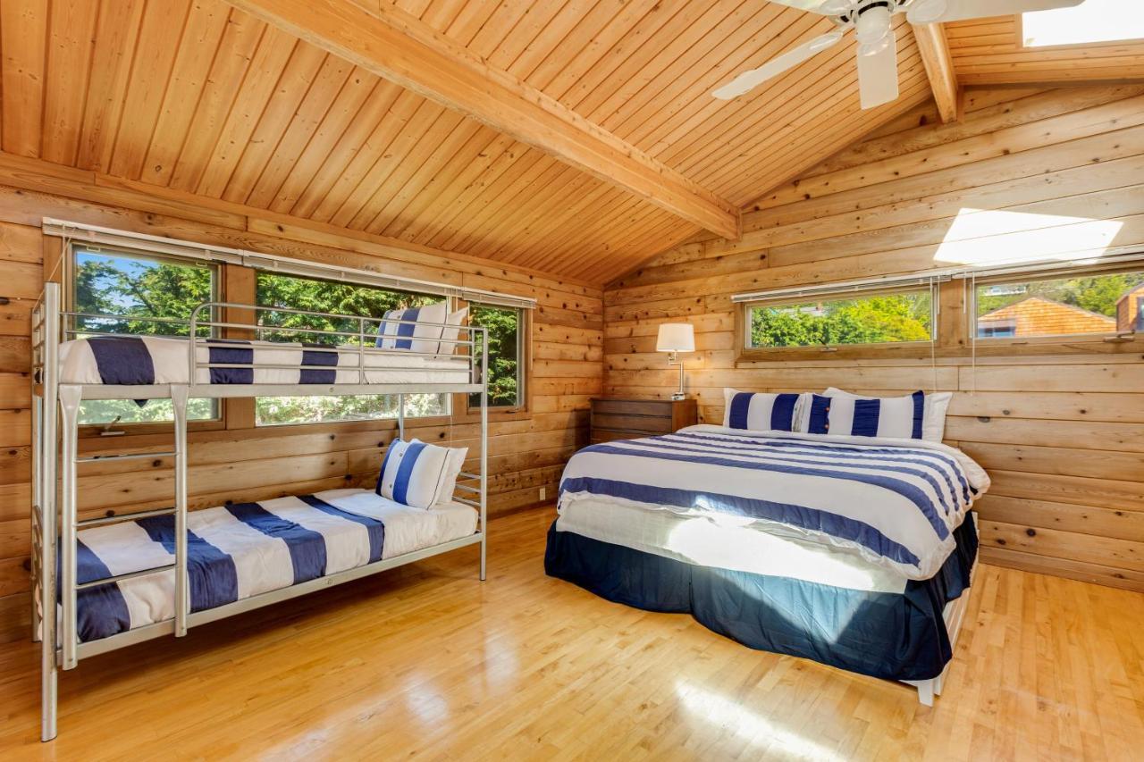 Whidbey Cedar Sunsets Villa Freeland Exterior photo